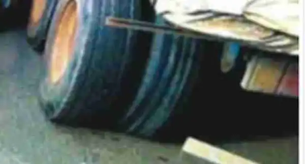 OMG!! 2 Dead As Truck Crushes Keke Napep At IMSU Junction (Photos)